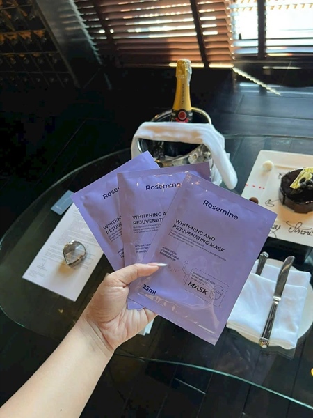 Mặt nạ rosemine whitening and rejuvenating mask