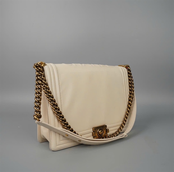 Túi Chanel Boy trắng (15151305) sz27 KG +