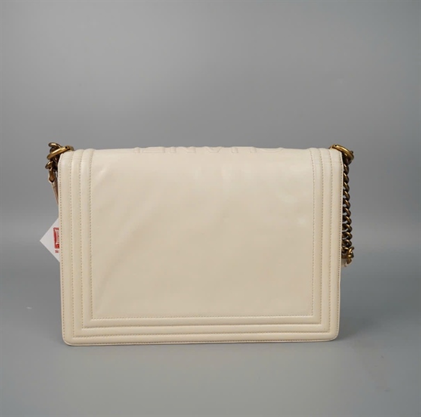 Túi Chanel Boy trắng (15151305) sz27 KG +