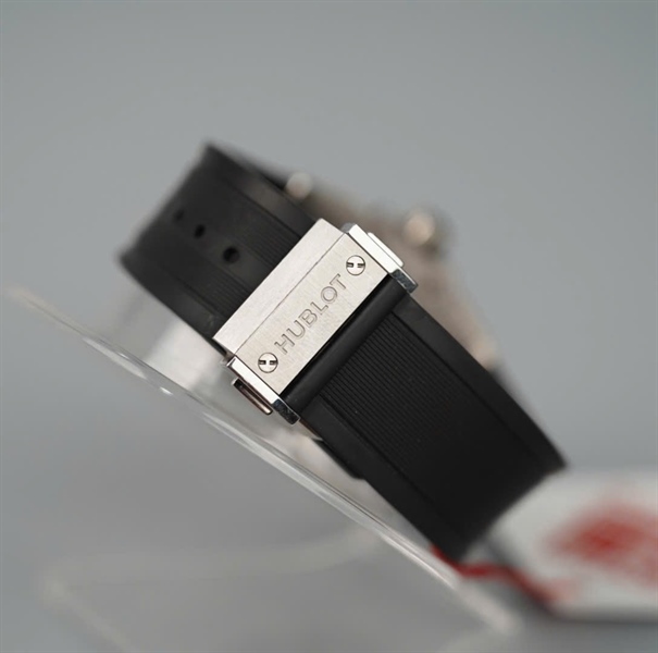 Đồng hồ Hublot đen mặt tròn viền đính đá (1590676) (HC) KG +