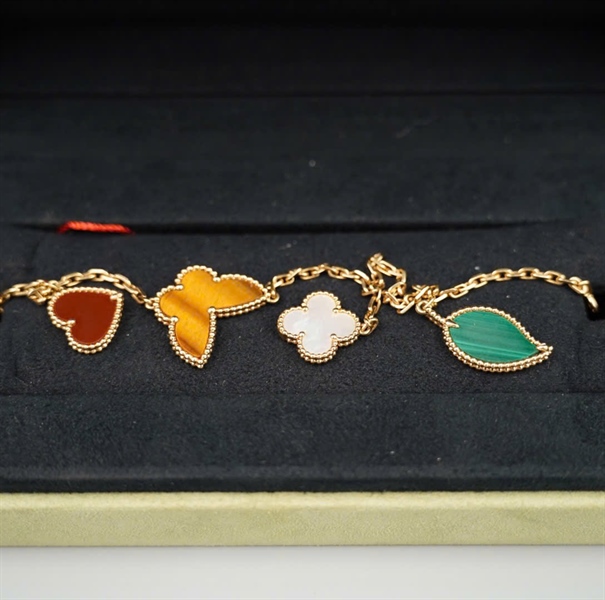 Vòng tay Van Cleef nhiều màu (HC) +