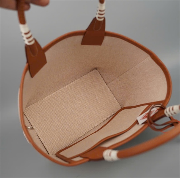 Túi Hermes Handle nude phối nâu có lót đế sz25 (HC) + -stamp 2023