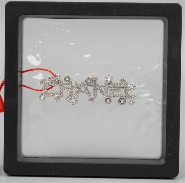 Cài áo Chanel đính đá (HC) +