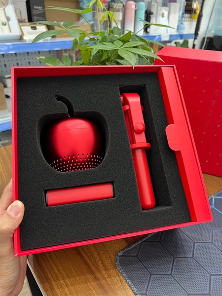 Hộp quà WOWidea gồm Pin dự phòng + Gậy chụp ảnh + Loa Bluetooth