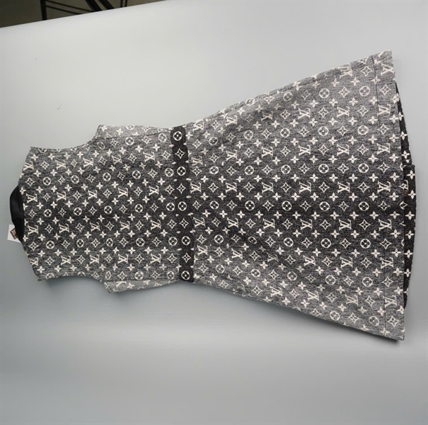 Váy LV nền đen hoa trắng (HC) +