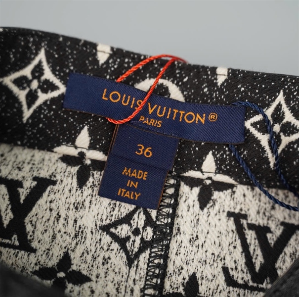 Váy LV nền đen hoa trắng (HC) +