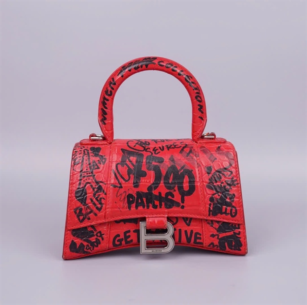 Túi Balenciaga Hourglass đỏ in chữ (592833 6460 U 535269) sz18 (BQ) KG +