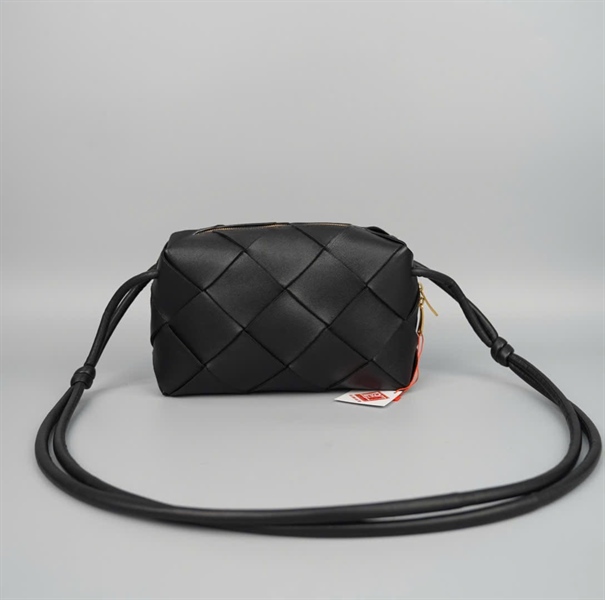 Túi Bottega đen sz22 (BQ) KG +