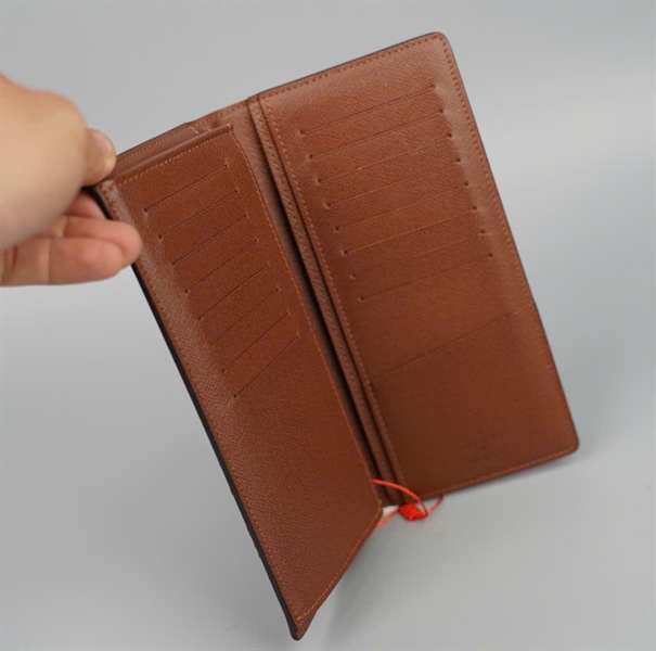 Ví LV hoa nâu (BQ) KG +