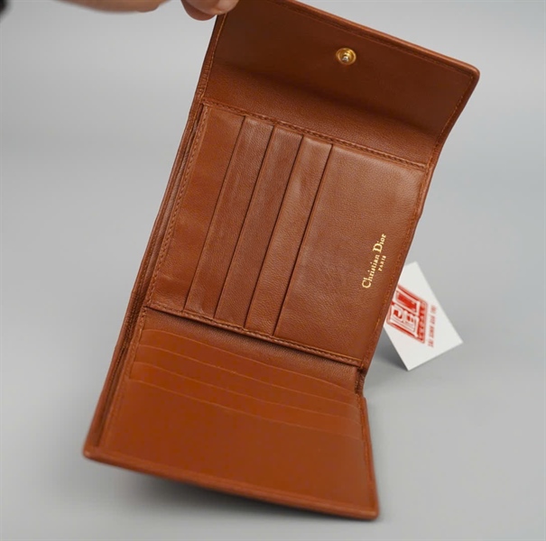 Ví Dior màu nâu KG+