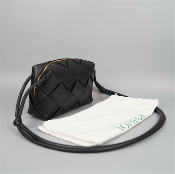 Túi Bottega đen sz22 (BQ) KG +