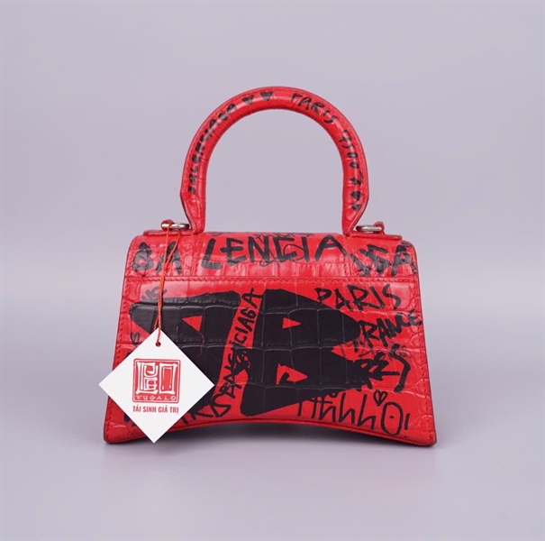 Túi Balenciaga Hourglass đỏ in chữ (592833 6460 U 535269) sz18 (BQ) KG +