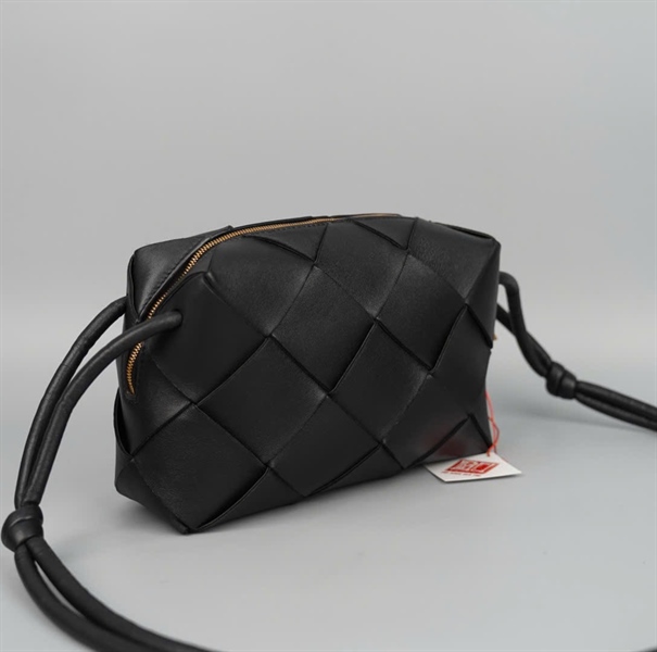 Túi Bottega đen sz22 (BQ) KG +