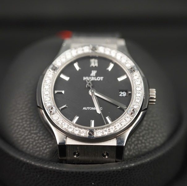 Đồng hồ Hublot đen mặt tròn (1278561) sz38 (HC) +