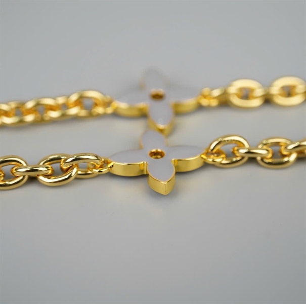 Strap LV xích đính hoa xanh hồng (HC) +