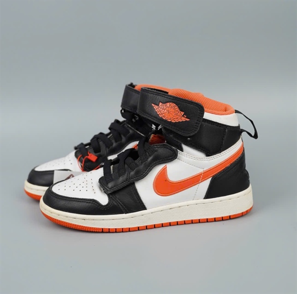 Giày Nike trắng đen phối cam sz36 KG +