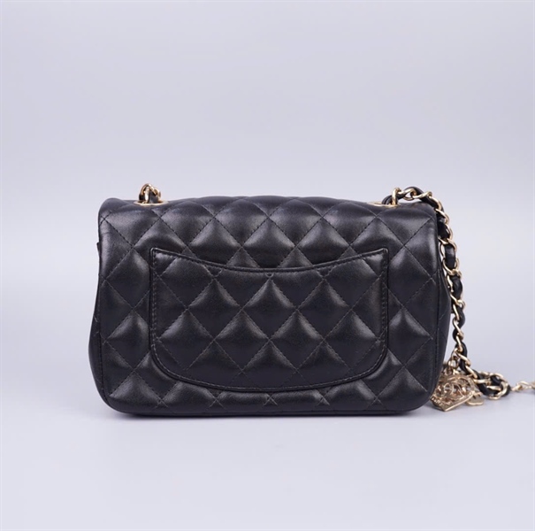 Túi Chanel classic đen quai đính charm (19162011) sz19 (HC) +