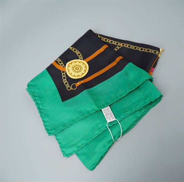 Khăn Celine xanh phối đen (PN) +