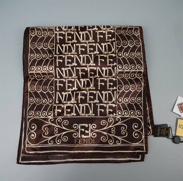 Khăn Fendi nâu (PN) +