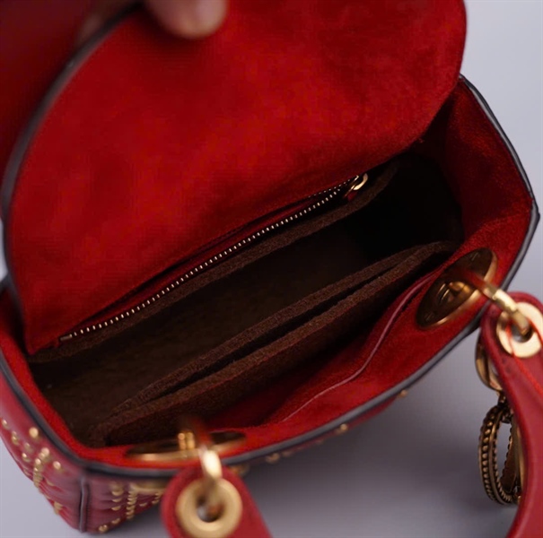 Túi Dior đỏ đính đinh có lót form (04-MA-0177) szmini KG +