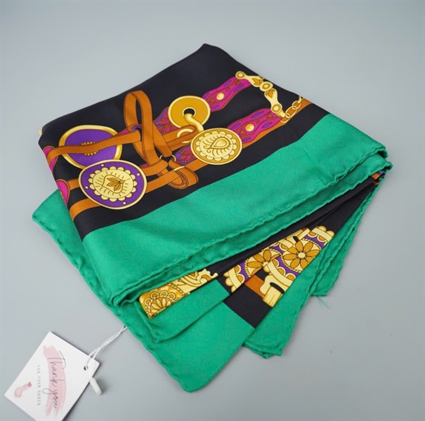 Khăn Celine xanh phối đen (PN) +