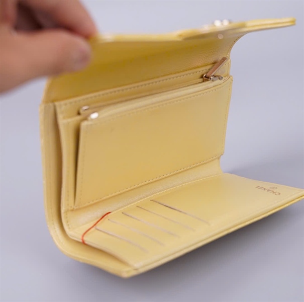 Ví Chanel màu vàng (32113685) KG+