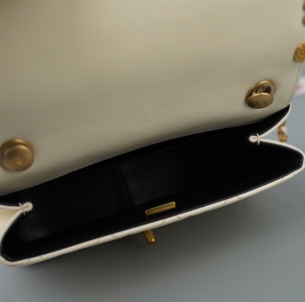 Túi Chanel trắng viền charm (E2CG2UH6) sz19 (HC) +