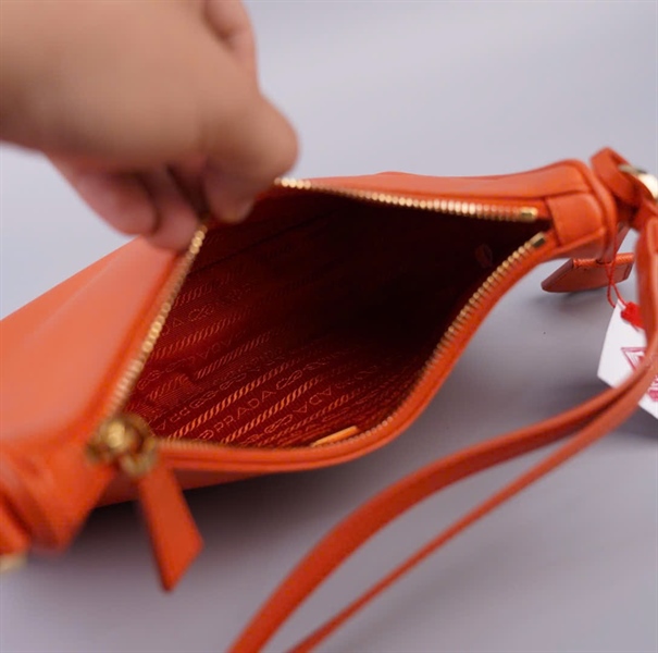 Túi Prada cam sz22 KG +