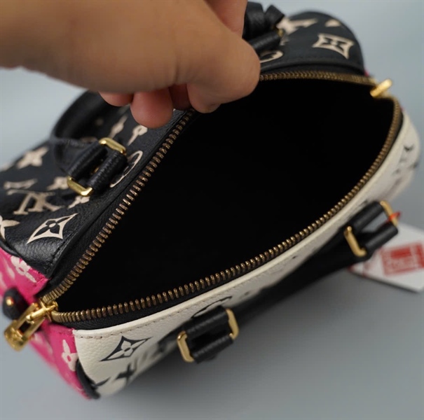 Túi LV Speedy 3 màu hồng trắng đen sz20 (HC) +