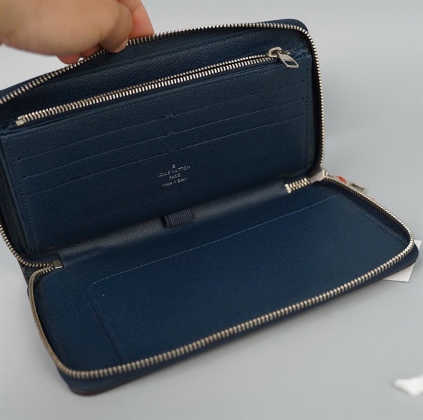 Ví LV xanh có zip KG+