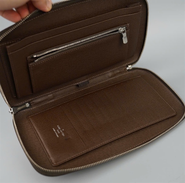 Ví LV nâu có zip KG+