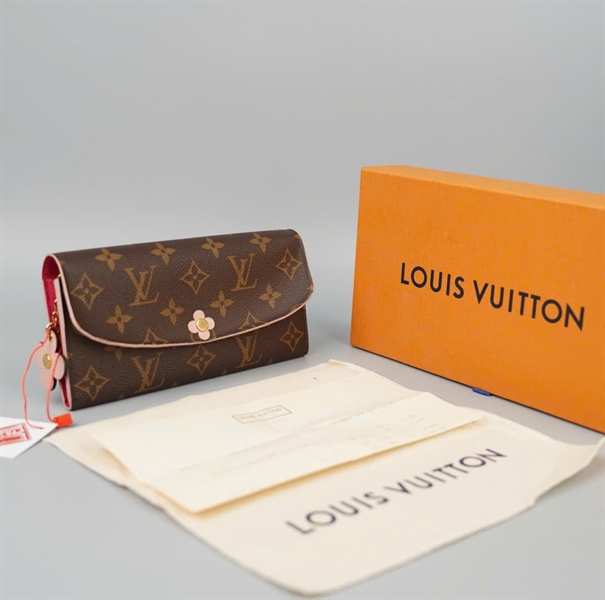 Ví LV dài hoa nâu viền hồng nút hoa( CA4172) KG+