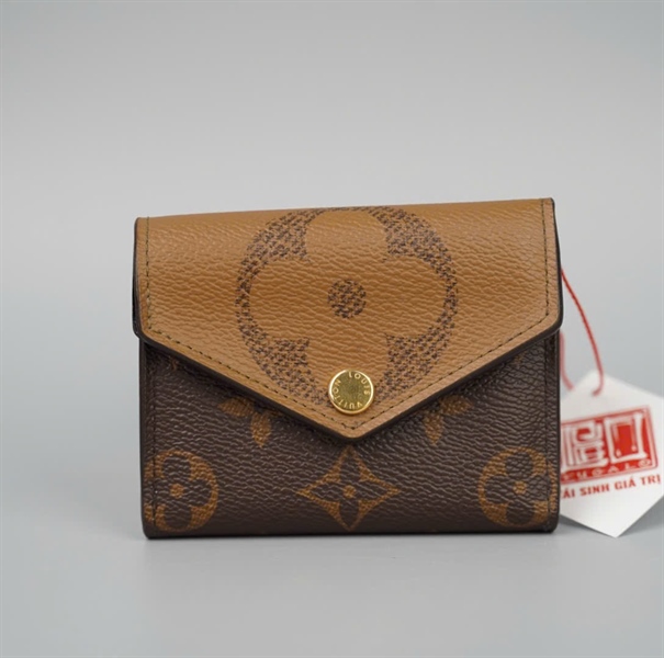 Ví LV hoa nâu gập 3 nút vàng +