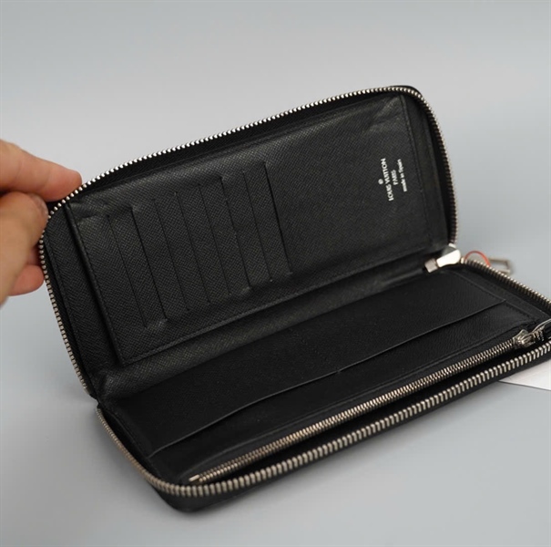 Ví LV ô vuông đen có zip KG+