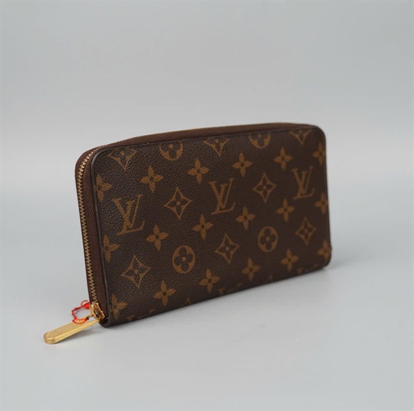 Ví LV hoa nâu có zip +