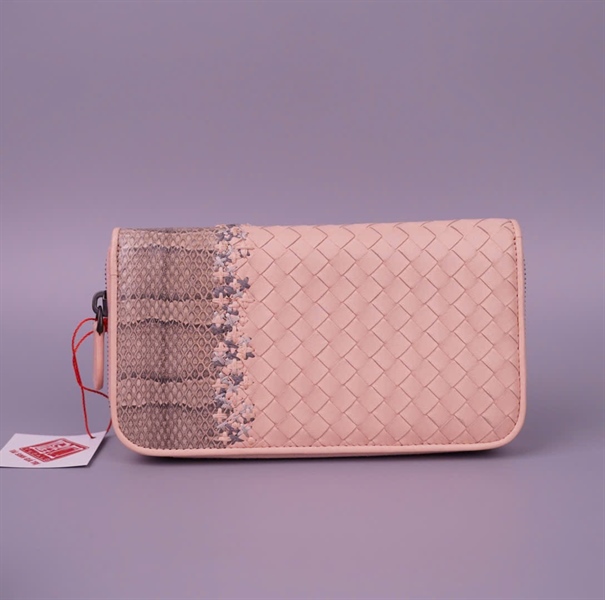 Ví Bottega hồng phối da trăn có zip KG+