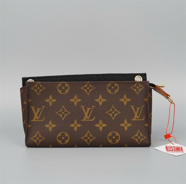 Ví LV hoa nâu có zip kèm lót form +