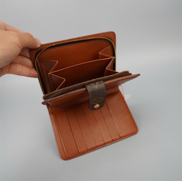 Ví LV hoa nâu gập 2 (SP0988) (LT) +