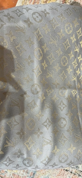 Khăn LV hoa vàng nền xám (PN)+