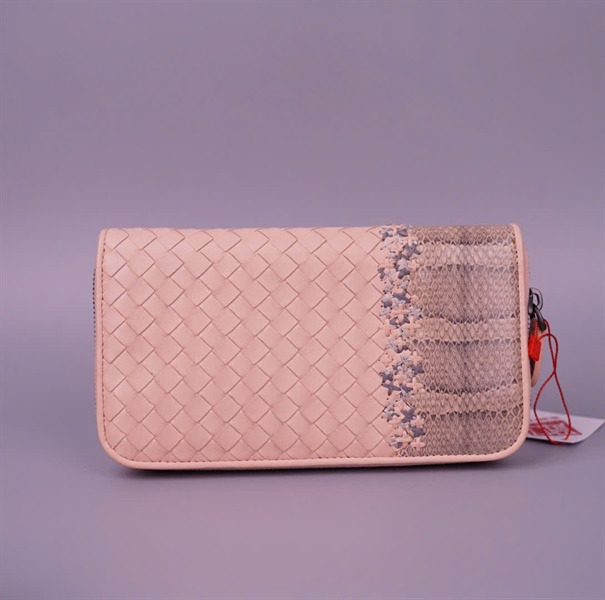 Ví Bottega hồng phối da trăn có zip KG+
