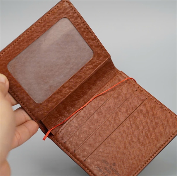 Ví LV hoa nâu gập 2 +