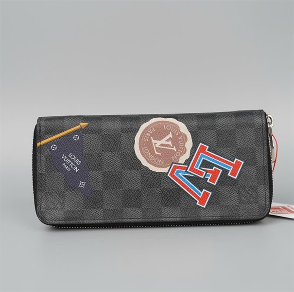 Ví LV ô vuông đen có zip in hình KG+