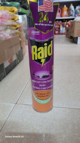 XỊT CÔN TRÙNG RAID HƯƠNG CAM CHANH CHAI 520ML