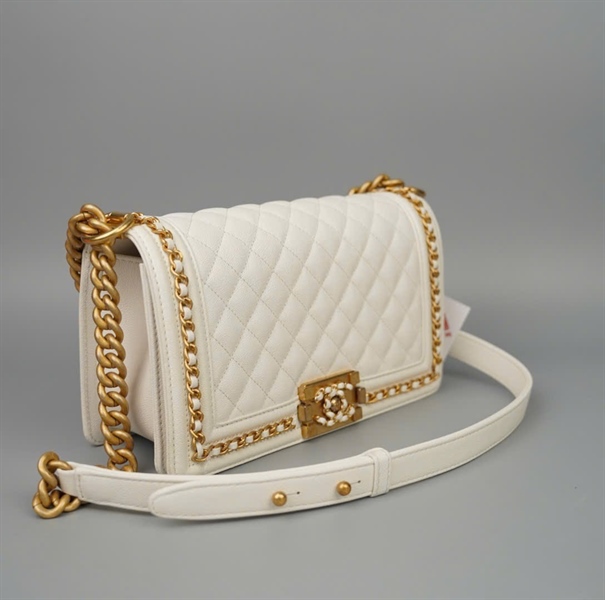 Túi Chanel Boy trắng viền xích vàng (EUX8X8P1) sz24 (BMC) KG+