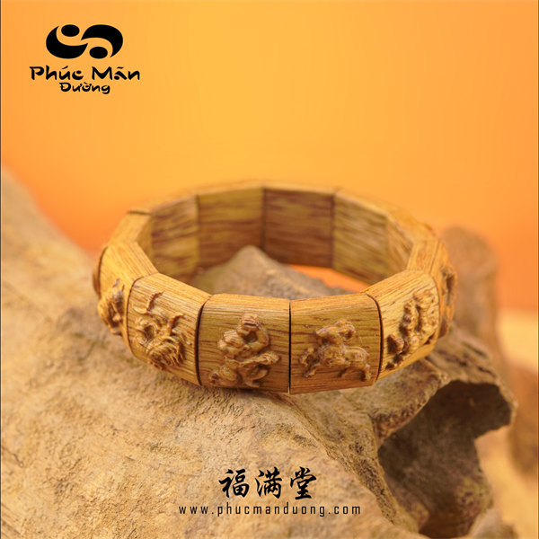 Vòng Tay Trầm Hương Tốc Khắc 12 Con Giáp