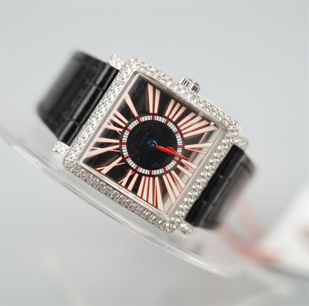 Đồng hồ Franck Muller mặt vuông viền đính đá màu đỏ (no180) sz28 (HC) KG+