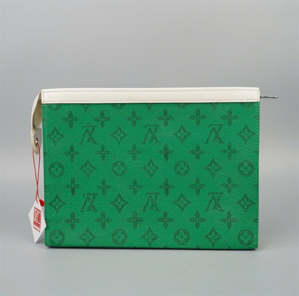 Túi LV Clutch nền xanh hoa đen in chữ sz24 KG+