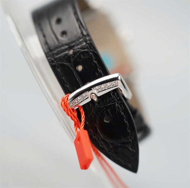 Đồng hồ Franck Muller mặt vuông viền đính đá màu xanh (no176) sz28 (HC) KG+