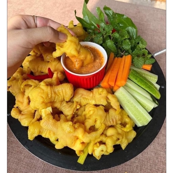 Chân gà ủ muối rút xương