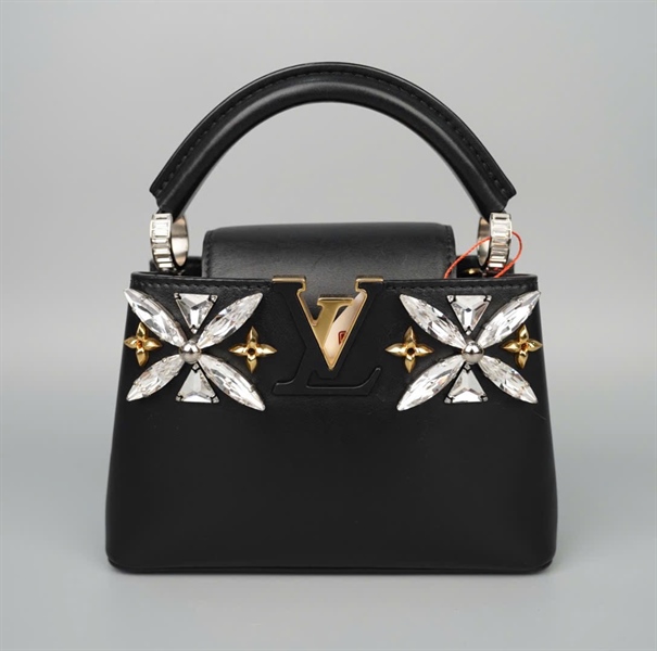 Túi LV Capu đen đính hoa đá sz20 (HC) +